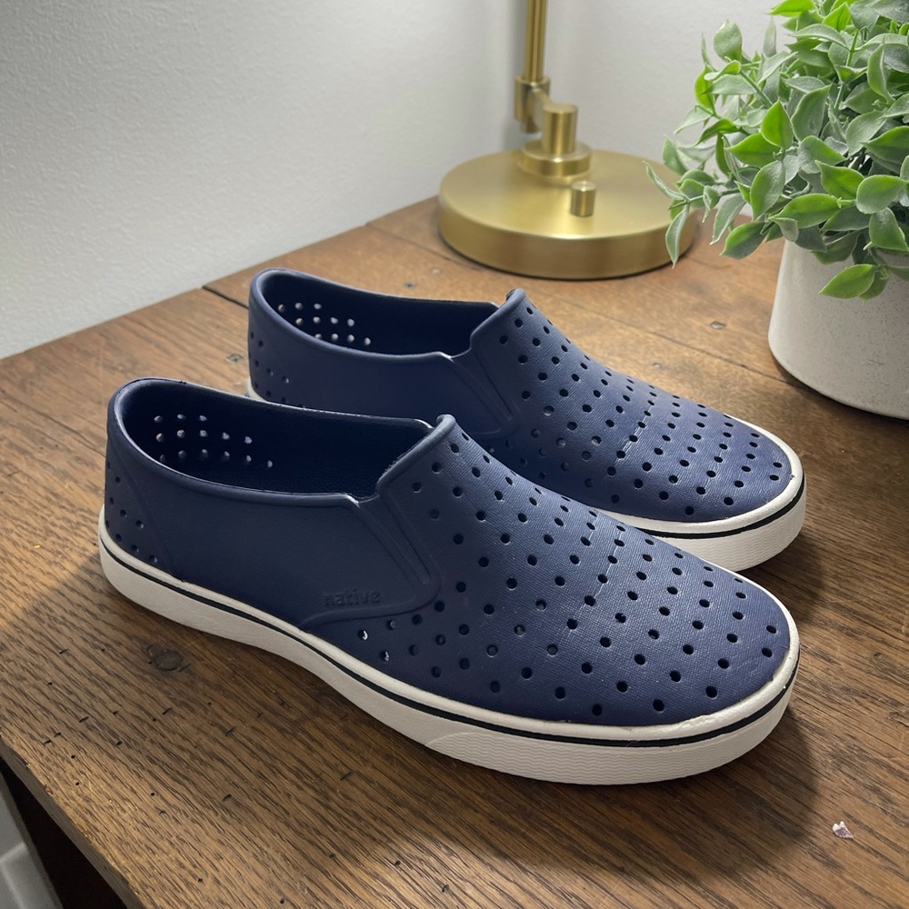 Native slip ons